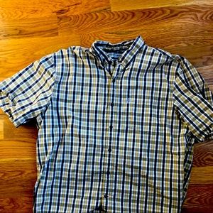 Mens shortsleeved button up t-shirt.